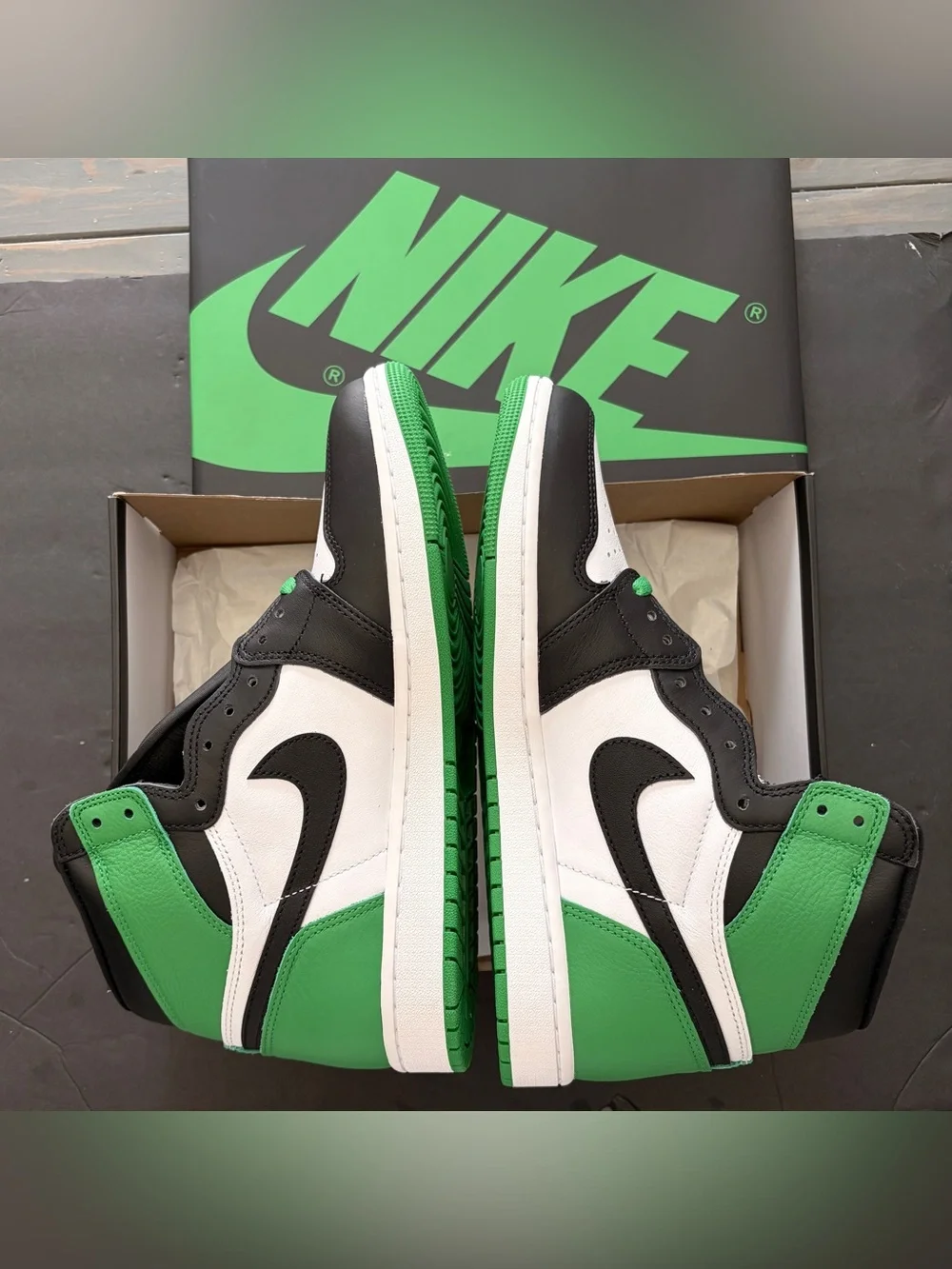 Nike Air Jordan 1 Retro High OG Lucky Green Men’s 10.5 DZ5485-031 Black White